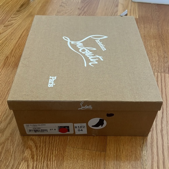 Louboutin Top 70 Veau Velour (Color: Fusain / Grey) - Picture 9 of 10